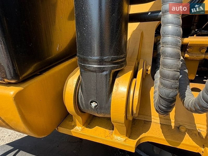 Гусеничный экскаватор Caterpillar 320 2019 в Ровно