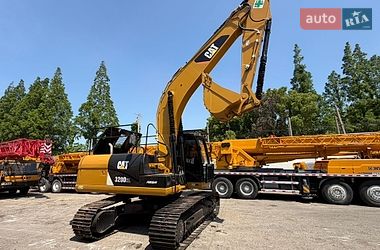 Гусеничный экскаватор Caterpillar 320 2019 в Ровно