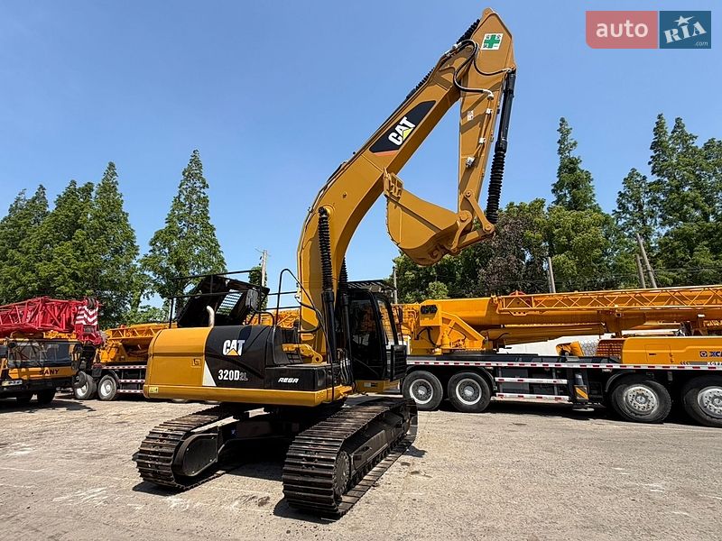 Гусеничный экскаватор Caterpillar 320 2019 в Ровно