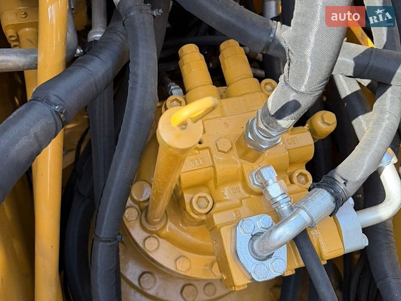 Гусеничный экскаватор Caterpillar 320 2016 в Ровно