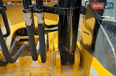 Гусеничный экскаватор Caterpillar 320 2016 в Ровно