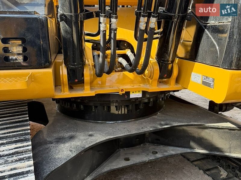 Гусеничный экскаватор Caterpillar 320 2016 в Ровно