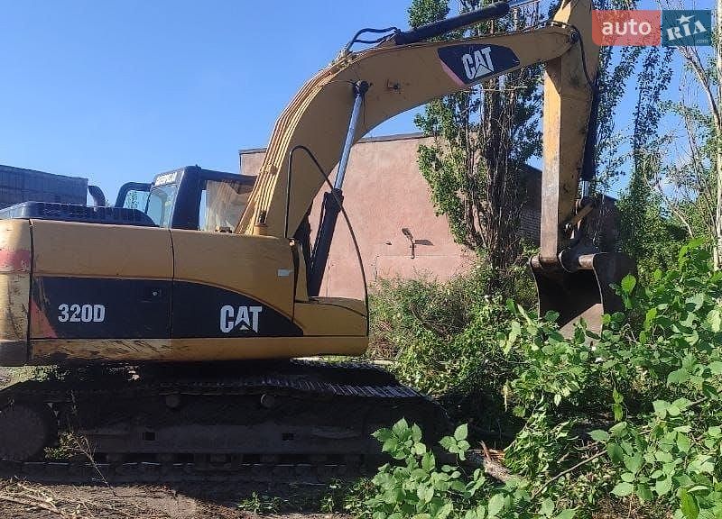 Гусеничный экскаватор Caterpillar 320 2008 в Николаеве
