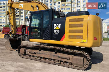 Гусеничный экскаватор Caterpillar 323 2015 в 