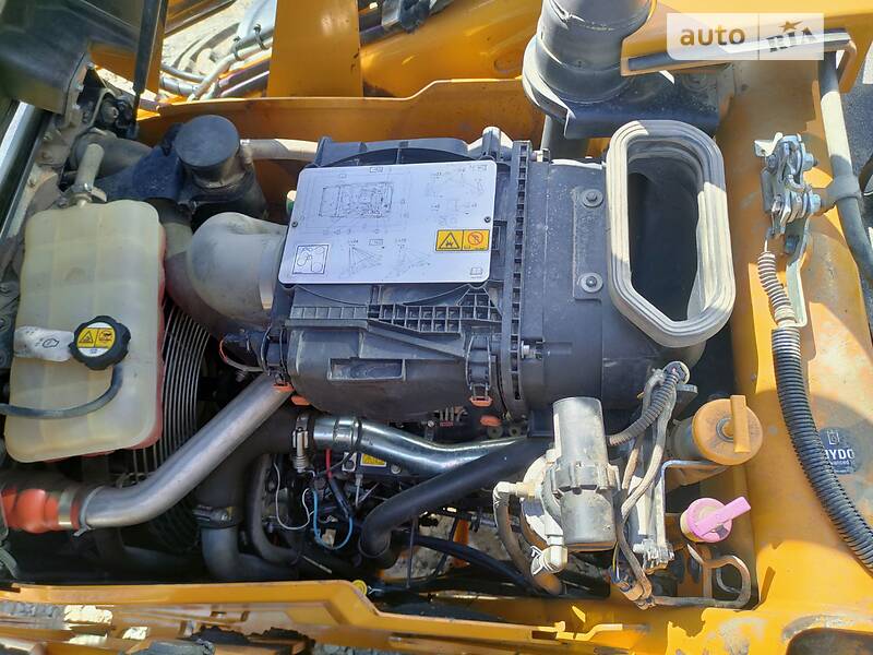 Экскаватор погрузчик Caterpillar 428F2 2018 в Киеве