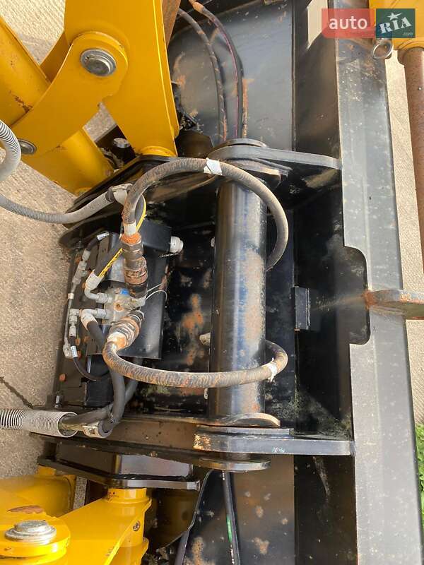 Экскаватор погрузчик Caterpillar 432 2017 в Киеве