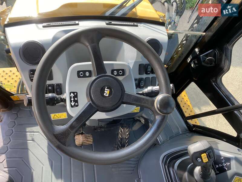 Экскаватор погрузчик Caterpillar 432 2017 в Киеве