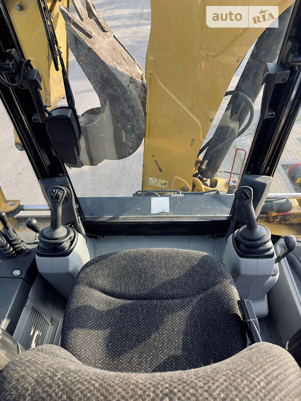 Экскаватор погрузчик Caterpillar 444 2014 в Павлограде