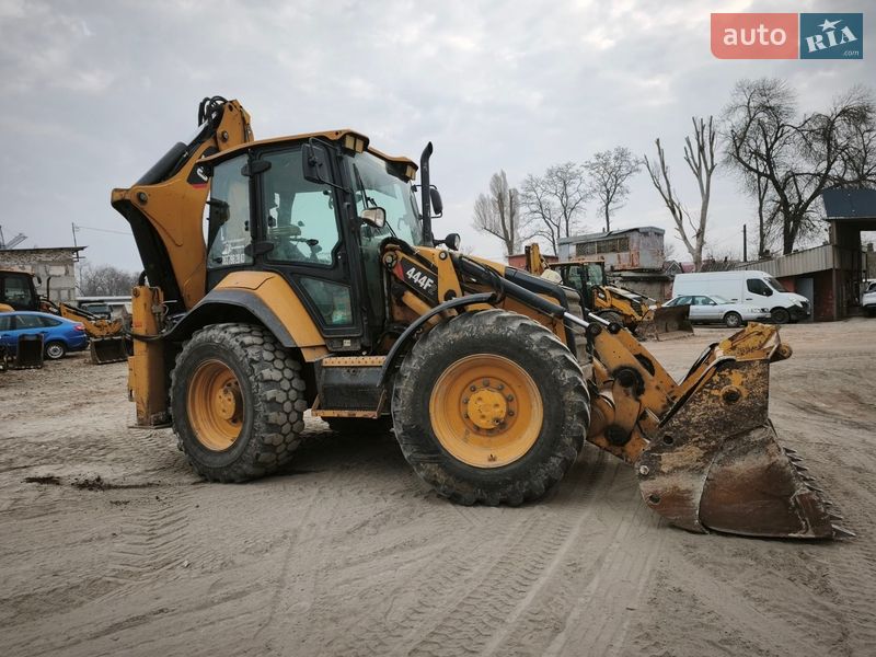 Екскаватор навантажувач Caterpillar 444 2020 в Дніпрі