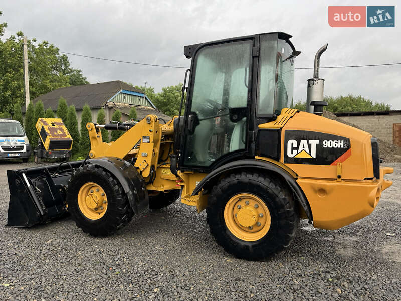 Фронтальный погрузчик Caterpillar 906 2012 в 
