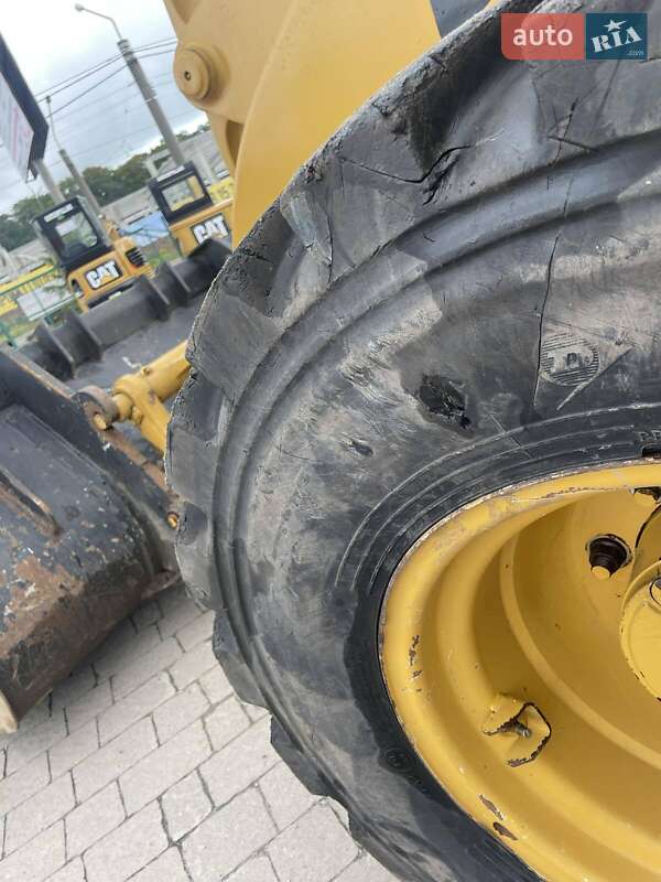 Фронтальный погрузчик Caterpillar 908 2011 в Львове фото 17 Фронтальный погрузчик Caterpillar 908 2011 в Львове