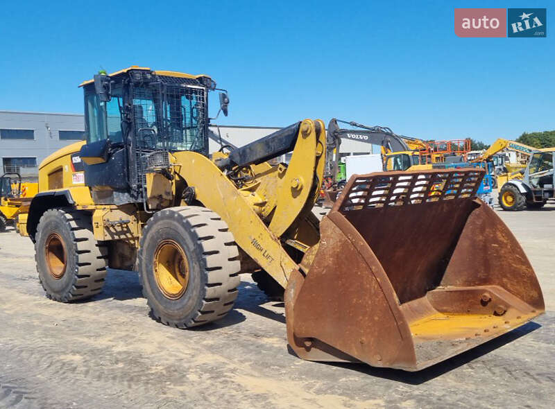 Фронтальный погрузчик Caterpillar 924 2017 в Ровно
