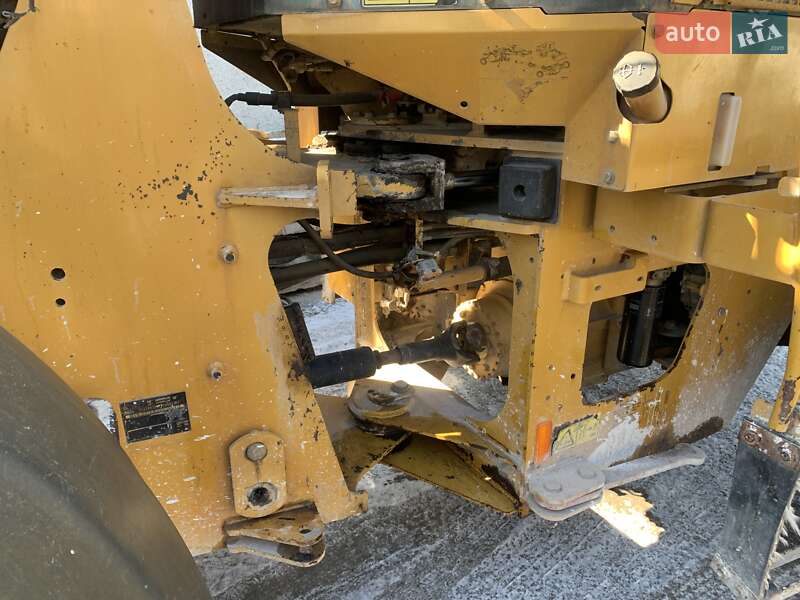 Фронтальні навантажувачі Caterpillar 930 2007 в Києві