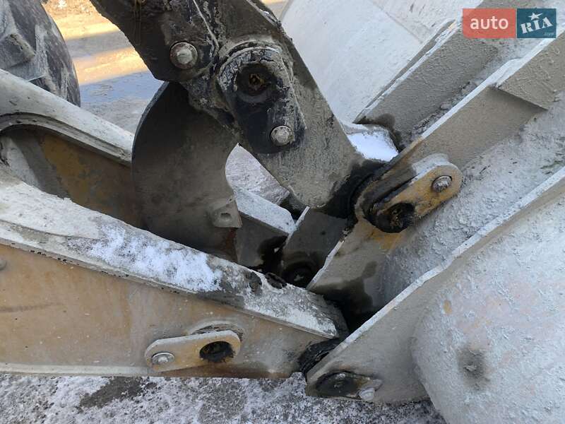 Фронтальні навантажувачі Caterpillar 930 2007 в Києві