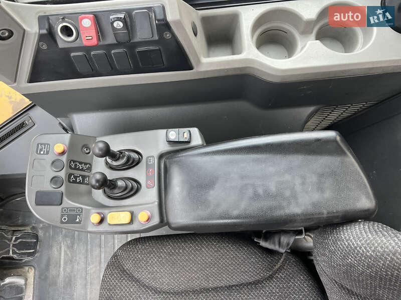 Фронтальні навантажувачі Caterpillar 966 2018 в Чернігові