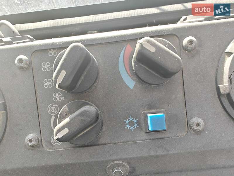 Дорожный каток Caterpillar CD 2010 в Днепре
