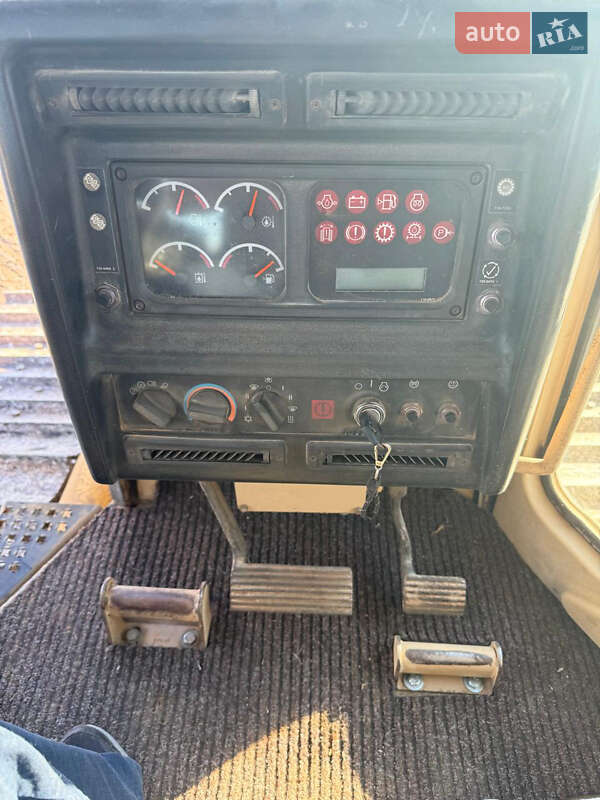 Бульдозер Caterpillar D5 2000 в Великодолинському