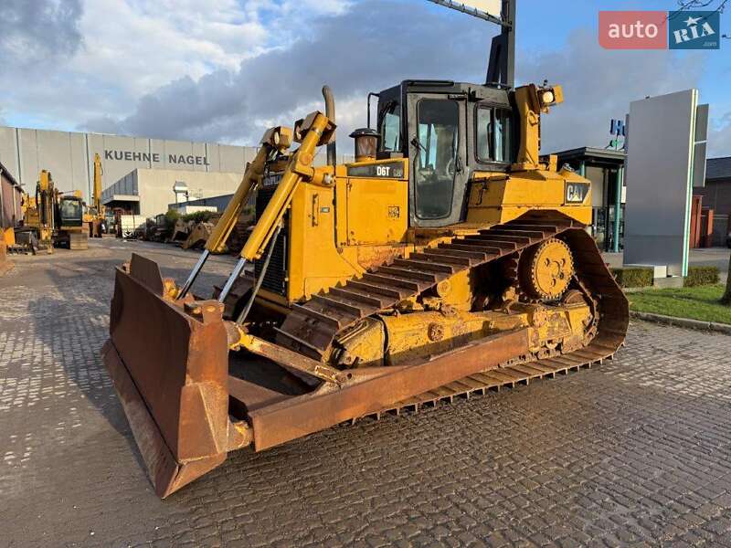 Бульдозер Caterpillar D6T 2011 в 