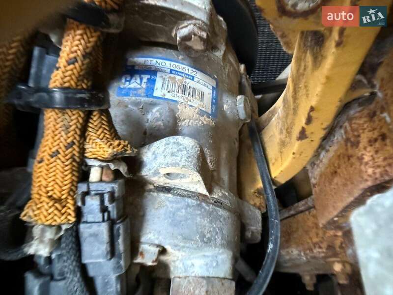 Бульдозер Caterpillar D6T 2011 в Києві