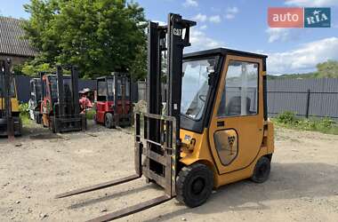Вилочный погрузчик Caterpillar DP 1996 в 