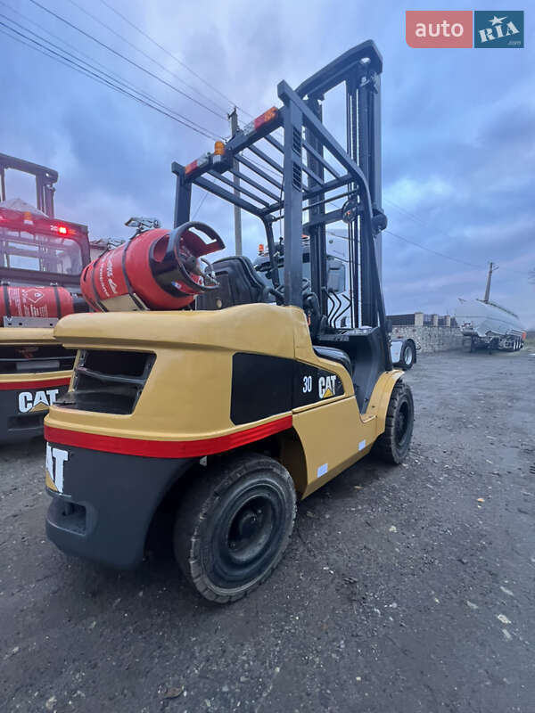 Вилочный погрузчик Caterpillar GP 2017 в Тернополе