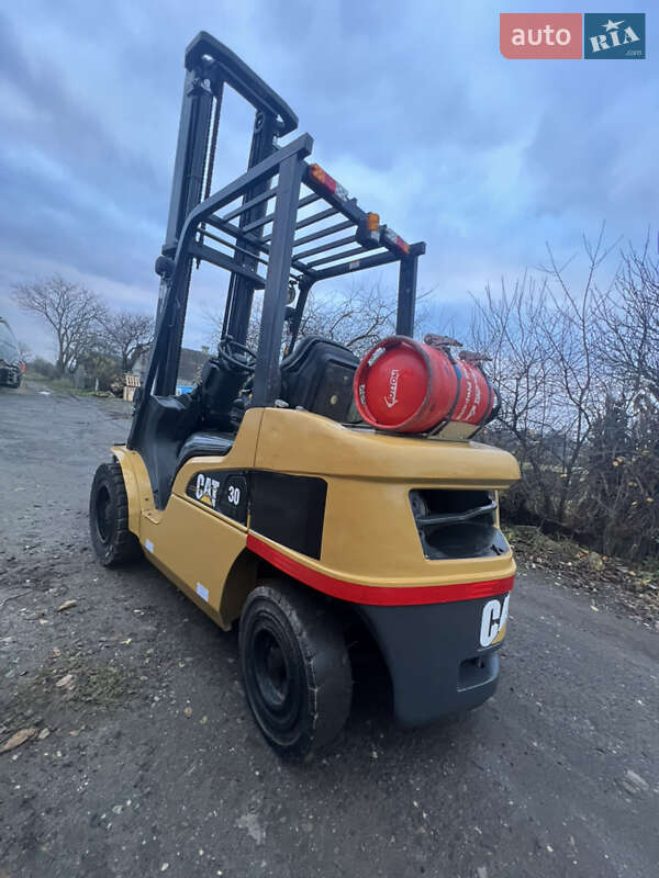 Вилочный погрузчик Caterpillar GP 2017 в Тернополе