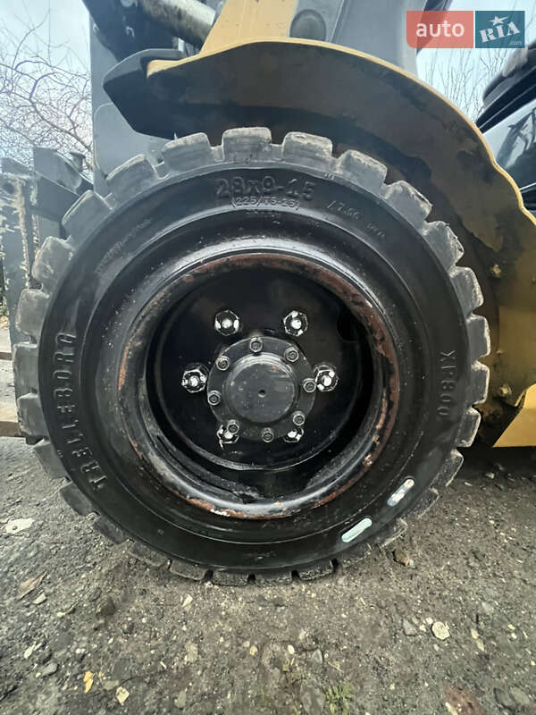 Вилочный погрузчик Caterpillar GP 2017 в Тернополе