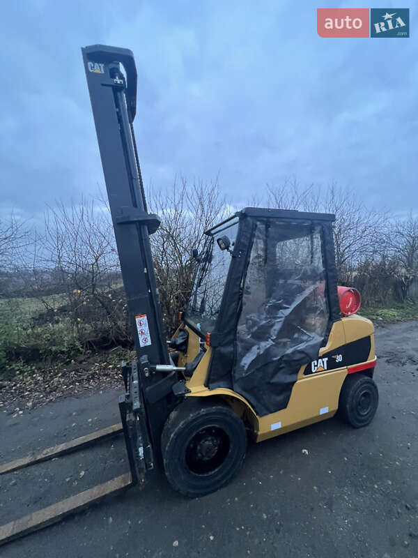Вилочный погрузчик Caterpillar GP 2017 в Тернополе