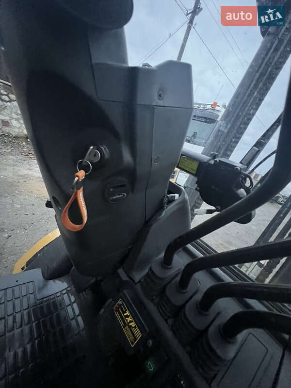 Вилочный погрузчик Caterpillar GP 2017 в Тернополе