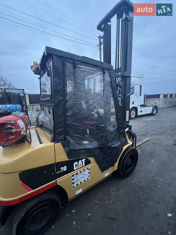Вилочный погрузчик Caterpillar GP 2017 в Тернополе