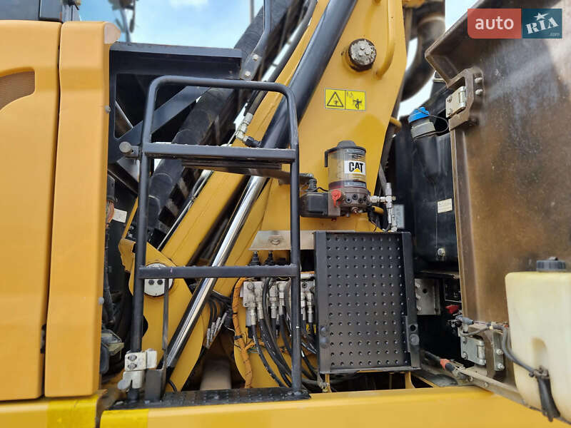 Экскаватор погрузчик Caterpillar MH 3022 2018 в Одессе