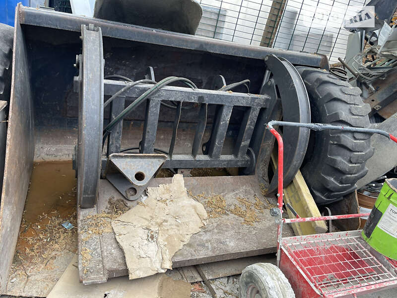 Телескопический погрузчик Caterpillar TH 360B 2009 в Киеве фото 24 Телескопический погрузчик Caterpillar TH 360B 2009 в Киеве