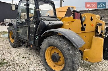 Телескопический погрузчик Caterpillar TH 2011 в Львове