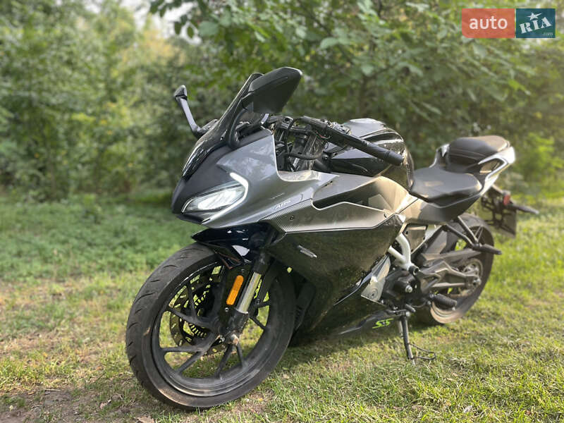 CFMOTO 300SR 2022 CFMOTO 300SR 2022