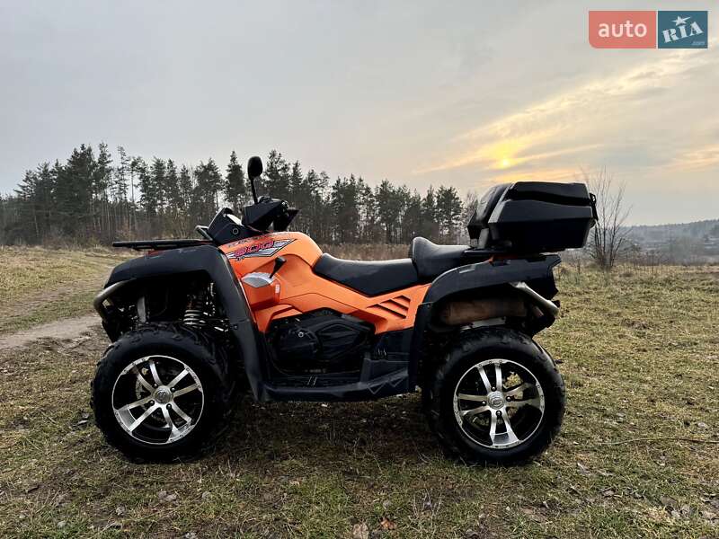 Квадроцикл  утилитарный CFMOTO CF800 2013 в 