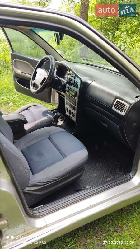 Лифтбек Chery Amulet 2007 в Тростянце