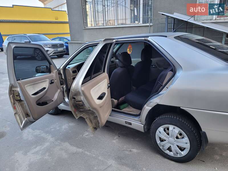 Chery Amulet 2005