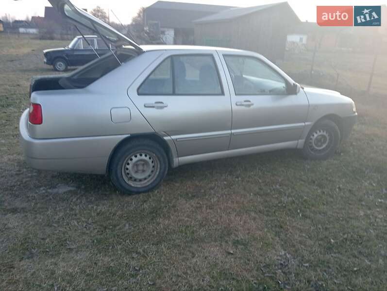 Хэтчбек Chery Amulet 2007 в Рокитном