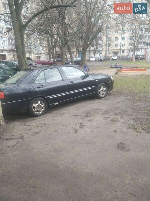 Седан Chery Amulet 2006 в Чернигове