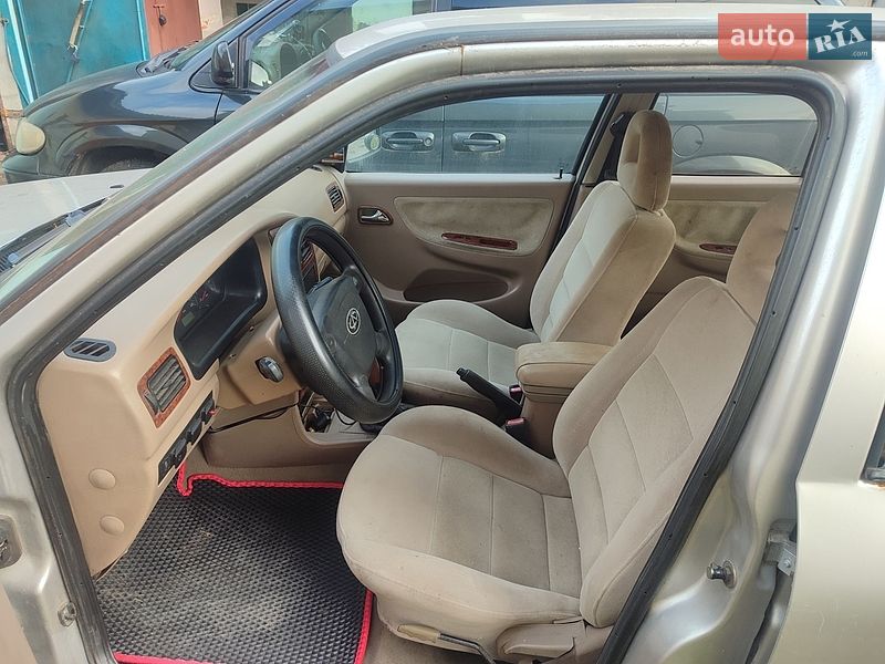 Седан Chery Amulet 2005 в Хоросткове