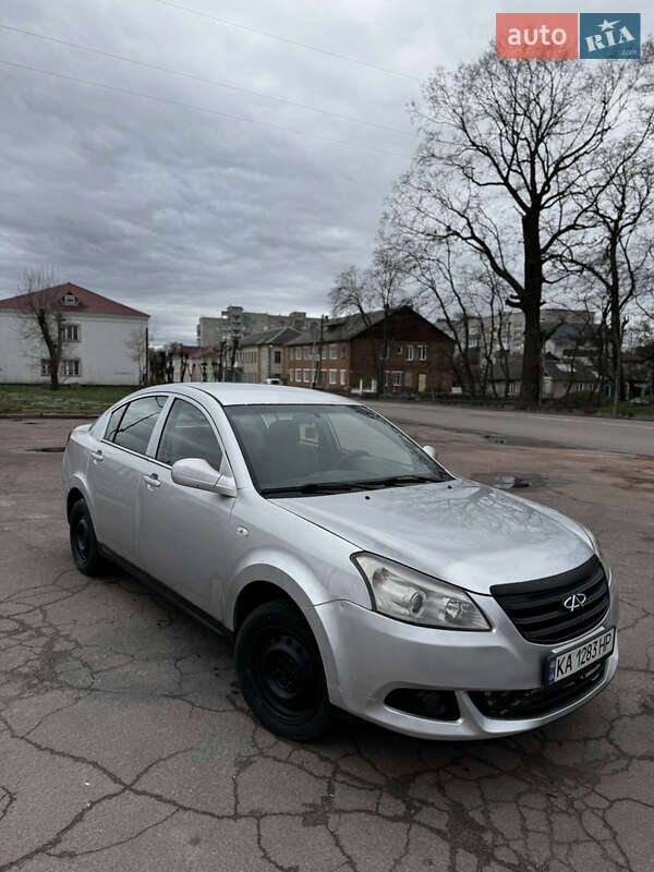 Седан Chery E5 2014 в Коростене