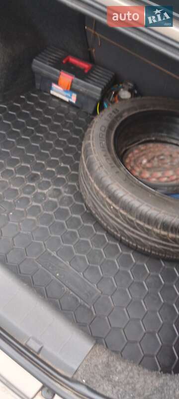 Седан Chery E5 2014 в Сребном