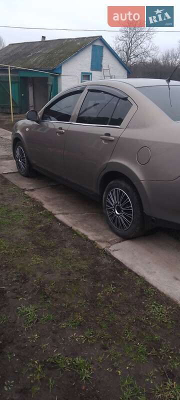 Седан Chery E5 2014 в Сребном