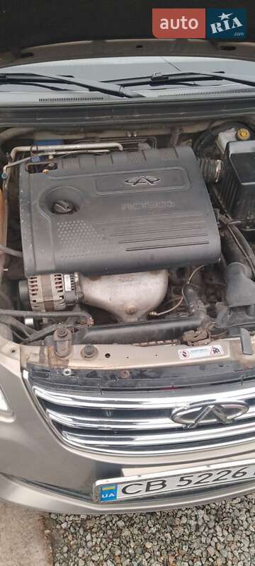 Седан Chery E5 2014 в Сребном