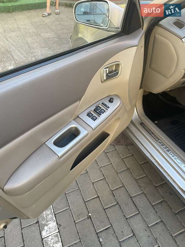 Седан Chery Elara 2008 в Киеве