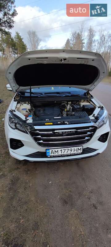 Внедорожник / Кроссовер Chery Jetour X70 2022 в Коростене