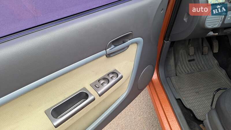 Хэтчбек Chery Kimo 2008 в На Новой Боровой