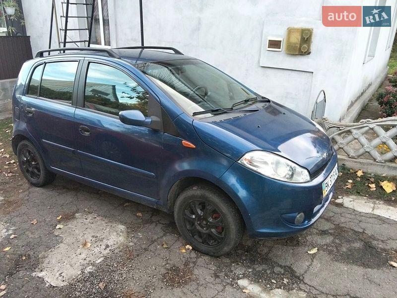 Хэтчбек Chery Kimo 2008 в Остроге Хэтчбек Chery Kimo 2008 в Остроге