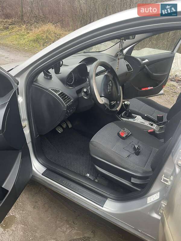 Седан Chery M11 2011 в Мукачево