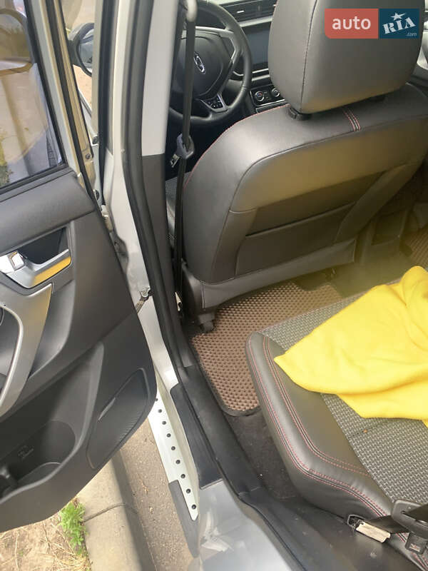 Внедорожник / Кроссовер Chery Tiggo 3 2017 в Киеве